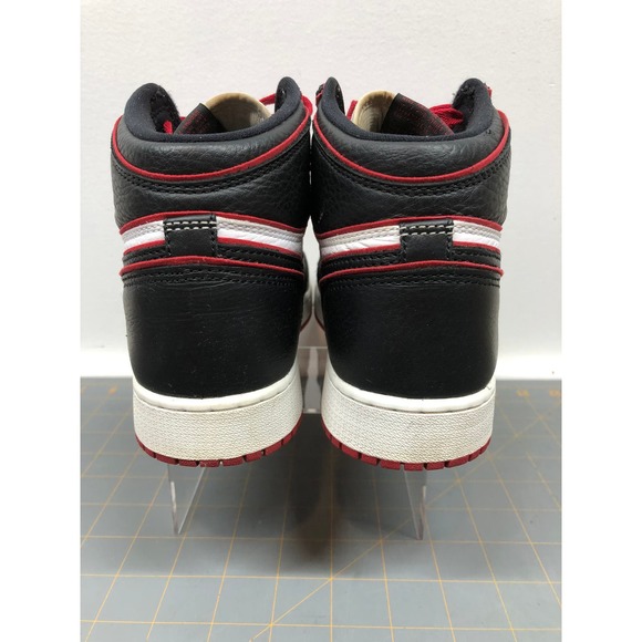 Air Jordan 1 Retro High OG GS Bloodline Size 5.5 Youth Women 7 w 575441-062 main image 9